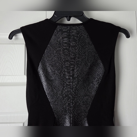 Cache Black Snakeskin-Textured Dress. Excellent condition. Size 4. Like New. - Picture 8 of 11